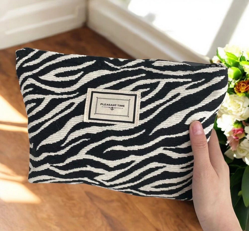 Trousse zebrata a scomparto singolo bianco e nero