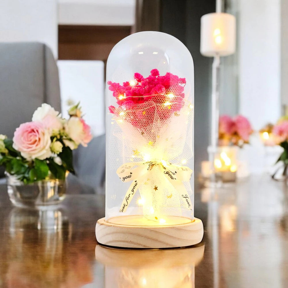 bouquet di gipsofila rosa sotto una cupola