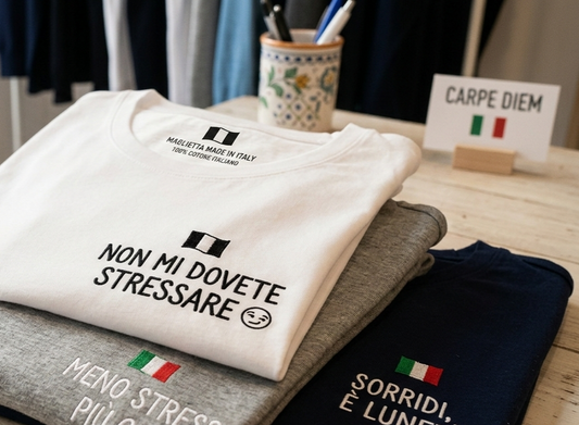 Made in Italy e un pizzico di sarcasmo: la ricetta per l’outfit perfetto.